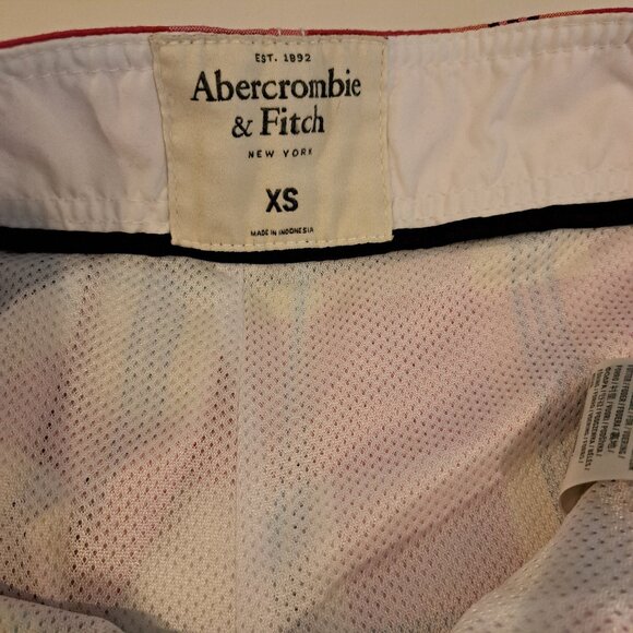 Abercrombie & Fitch Men's XS Cargo Swim Trunks - Picture 3 of 16